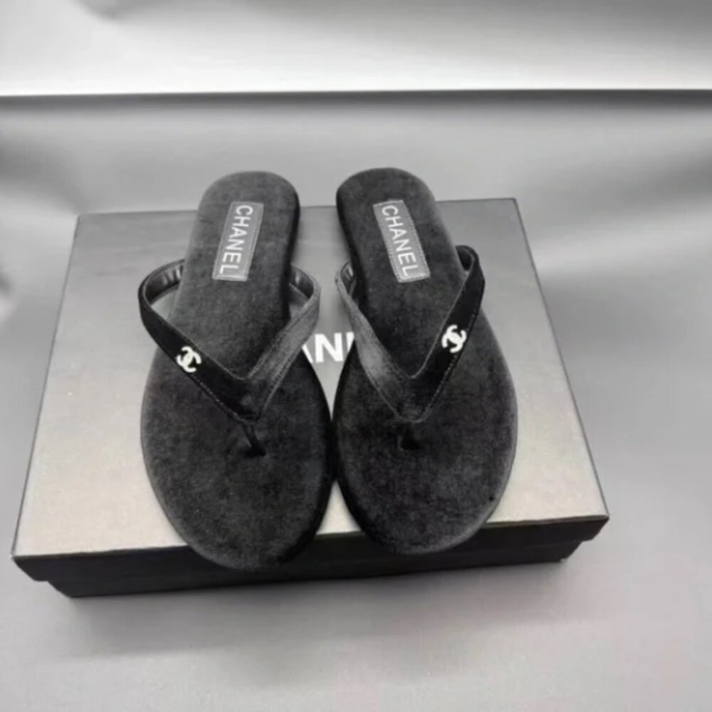 CHANEL Flip-flop sandals